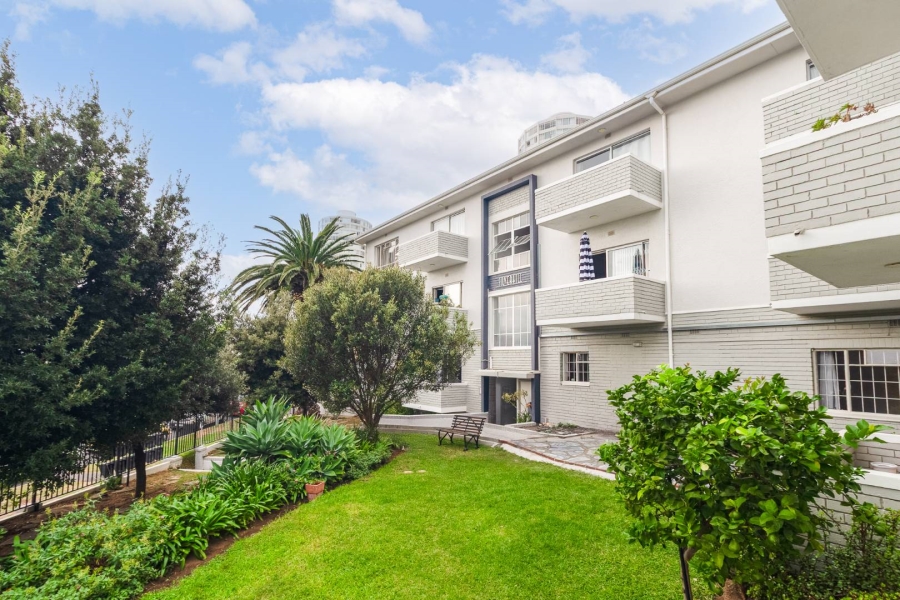 2 Bedroom Property for Sale in Vredehoek Western Cape